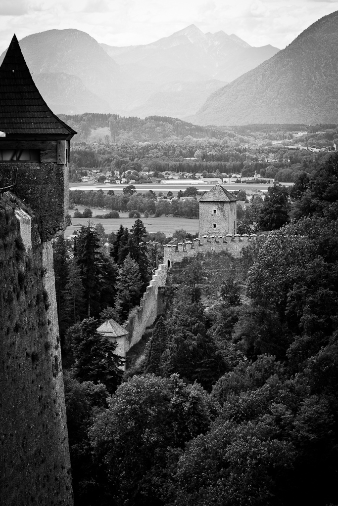 Forteresse Hohensalzburg - Même chose que précédemment. Avec l'accent sur les remparts.