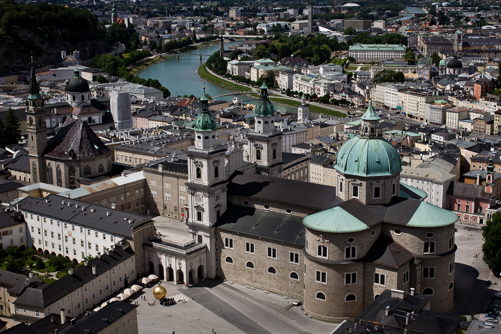 Salzbourg - vue depuis les remparts - salzburger Dom.