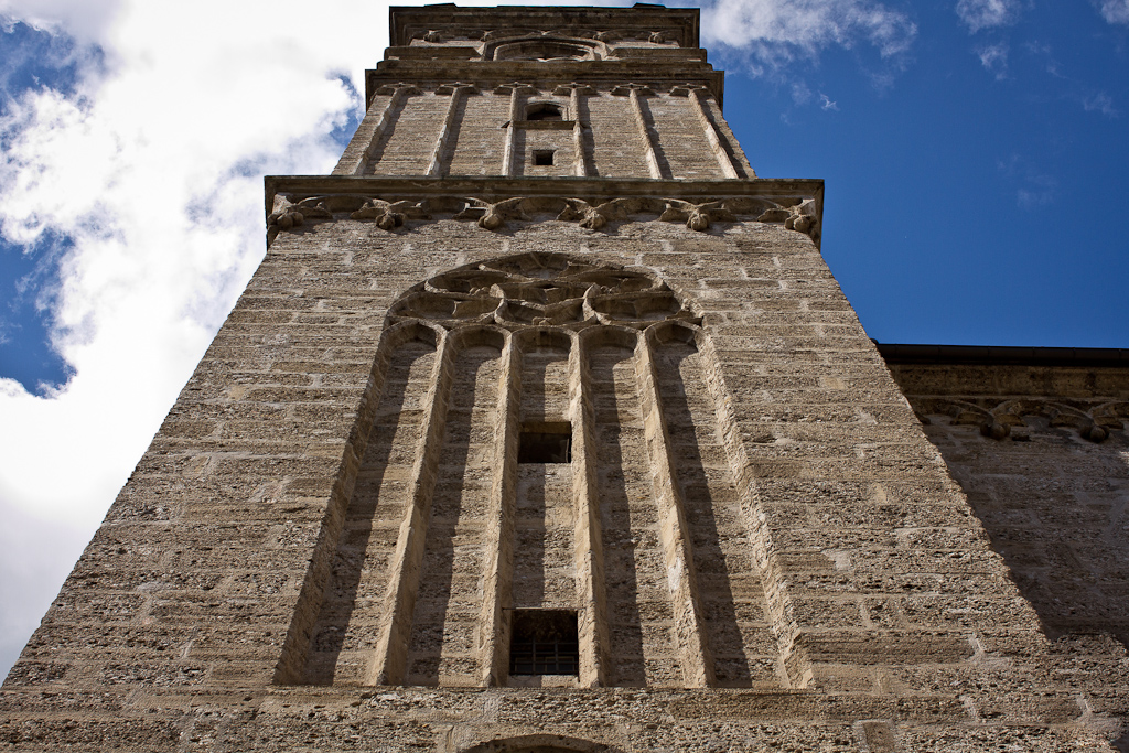 Salzbourg - Clocher du Franzikarnerkirche en contre-plongée.