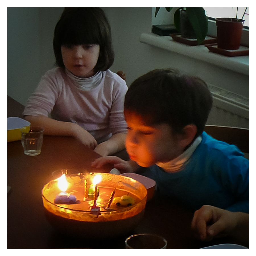 http://fredetsev.eu/imagespourblog/anniv_arthur_2013/arthur_anniv_2013_part2_05.jpg