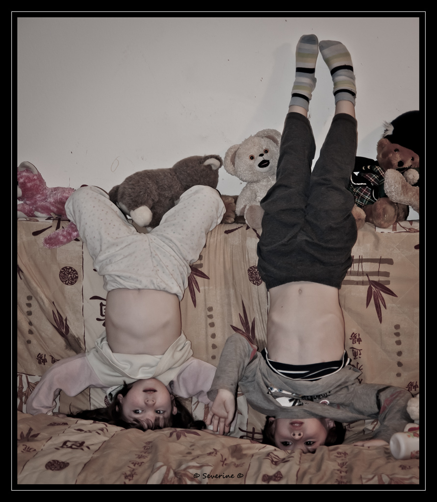 http://fredetsev.eu/imagespourblog/enfants_poirier_canape.jpg